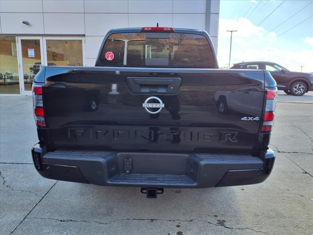 new 2025 Nissan Frontier car, priced at $39,824