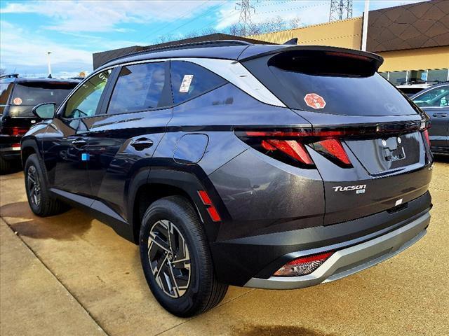 new 2025 Hyundai Tucson Hybrid car, priced at $35,175