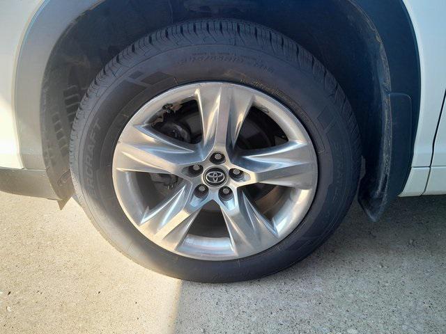 used 2016 Toyota Highlander car, priced at $18,983