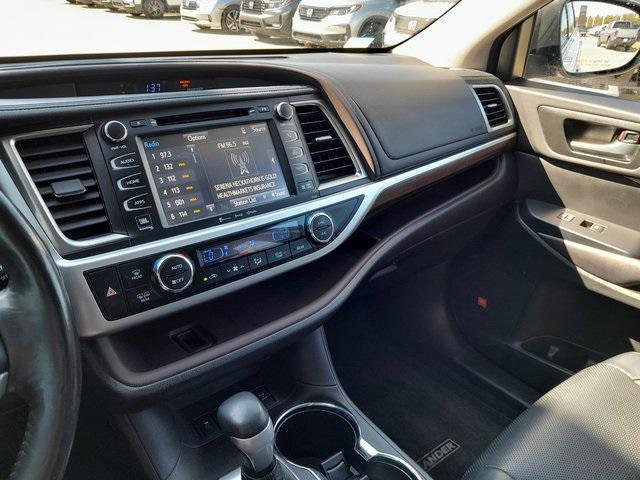 used 2016 Toyota Highlander car, priced at $18,983
