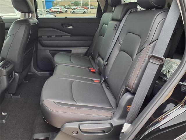 new 2025 Nissan Pathfinder car, priced at $44,243
