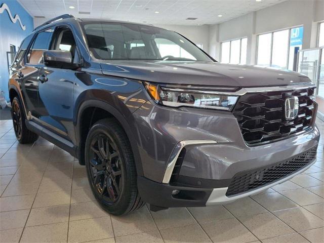 new 2025 Honda Pilot car, priced at $52,200