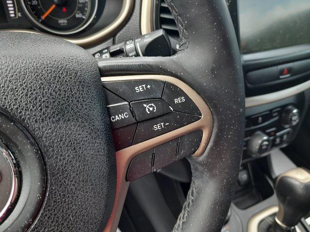 used 2015 Jeep Cherokee car, priced at $9,261