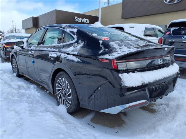 new 2025 Hyundai Sonata Hybrid car, priced at $32,715