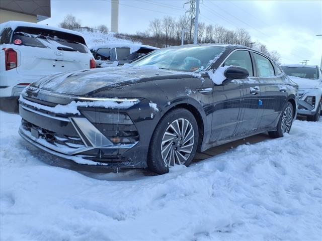 new 2025 Hyundai Sonata Hybrid car, priced at $32,715