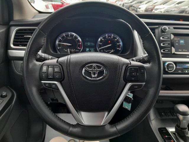 used 2014 Toyota Highlander car, priced at $17,999