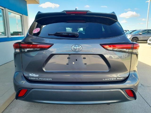 used 2021 Toyota Highlander car, priced at $30,180