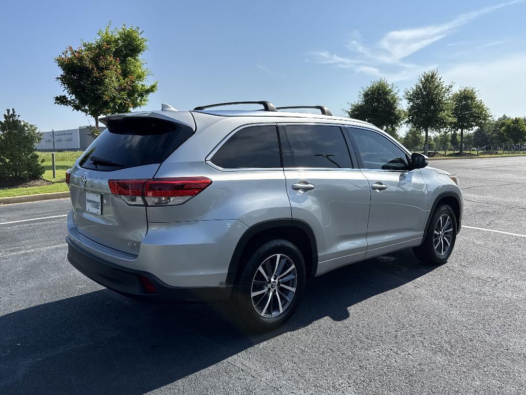 used 2017 Toyota Highlander car, priced at $16,999