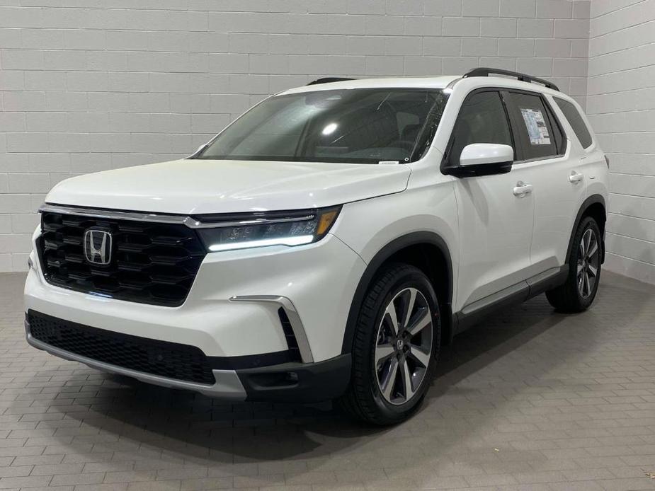 new 2025 Honda Pilot car, priced at $47,376