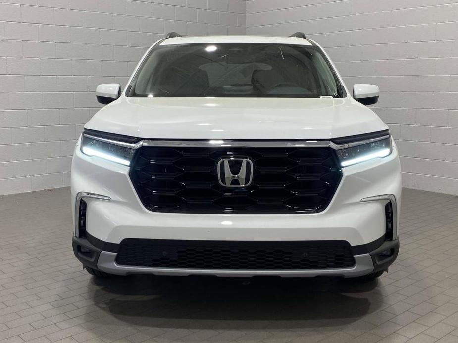 new 2025 Honda Pilot car, priced at $47,376