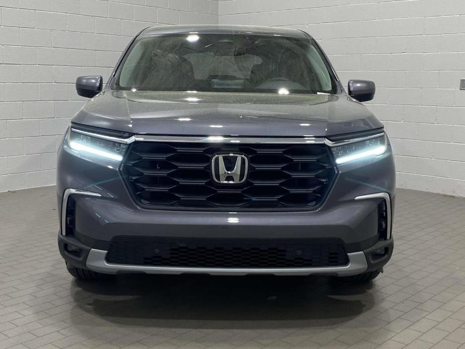 new 2025 Honda Pilot car, priced at $43,099