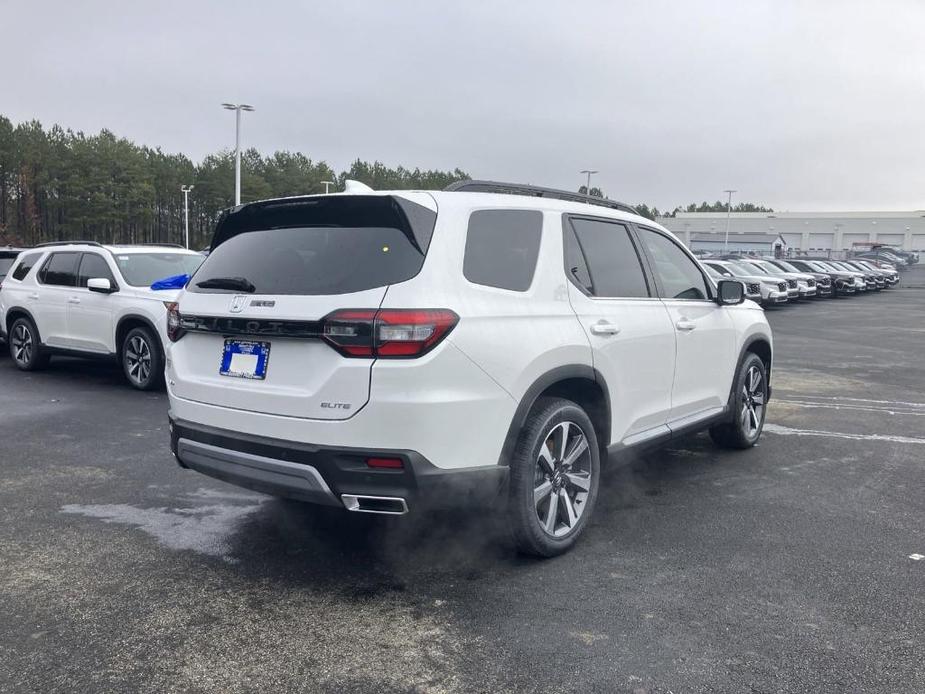 new 2025 Honda Pilot car, priced at $52,733