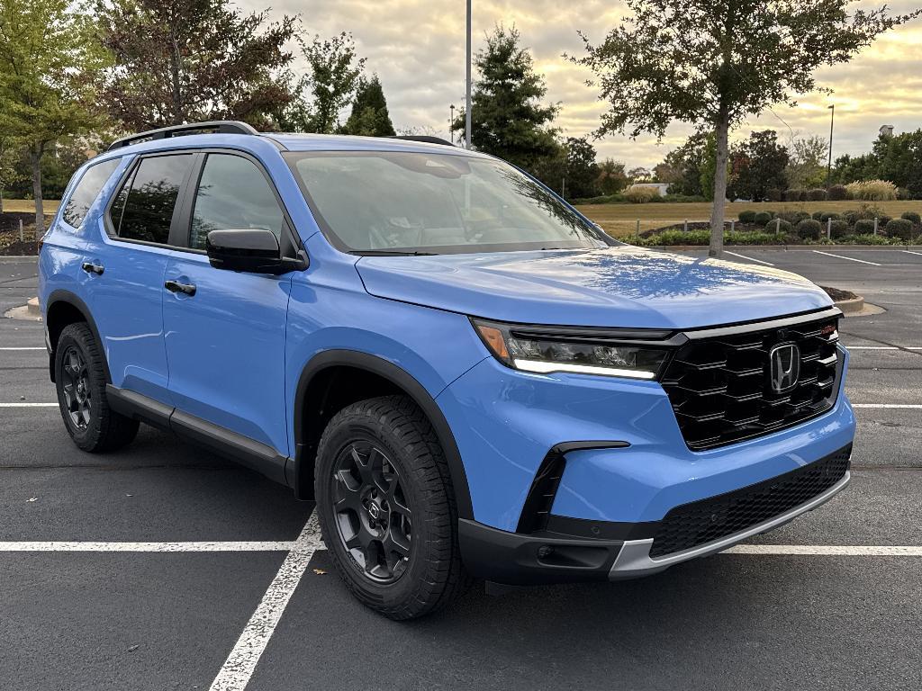 new 2025 Honda Pilot car, priced at $48,346