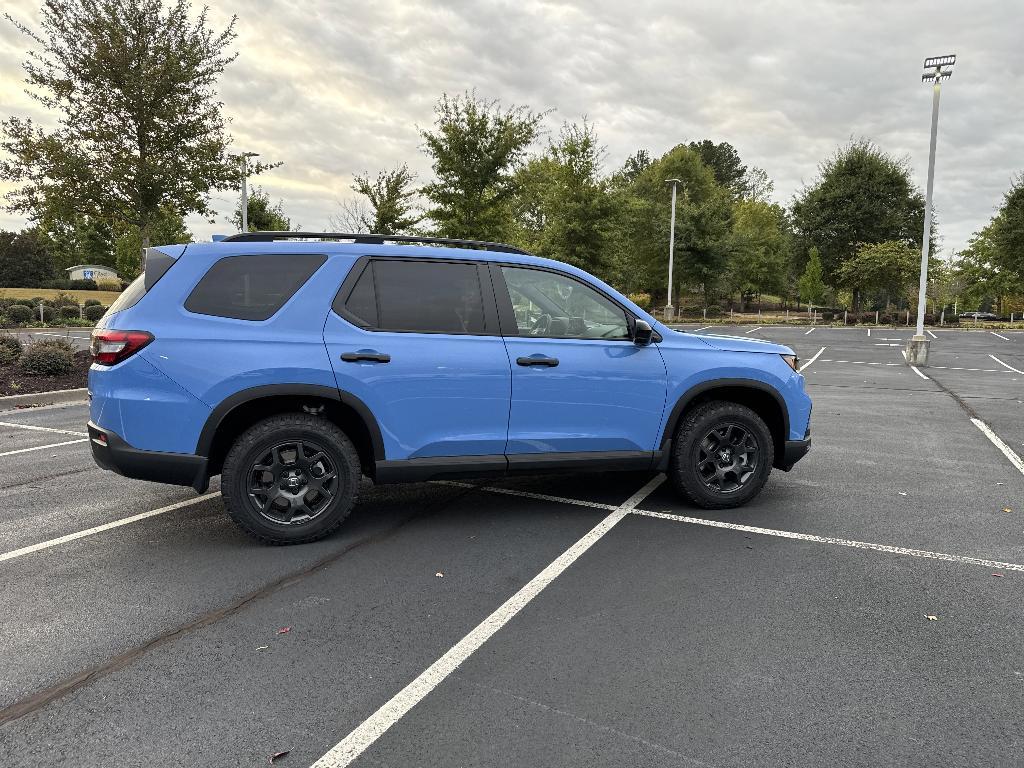 new 2025 Honda Pilot car, priced at $48,346