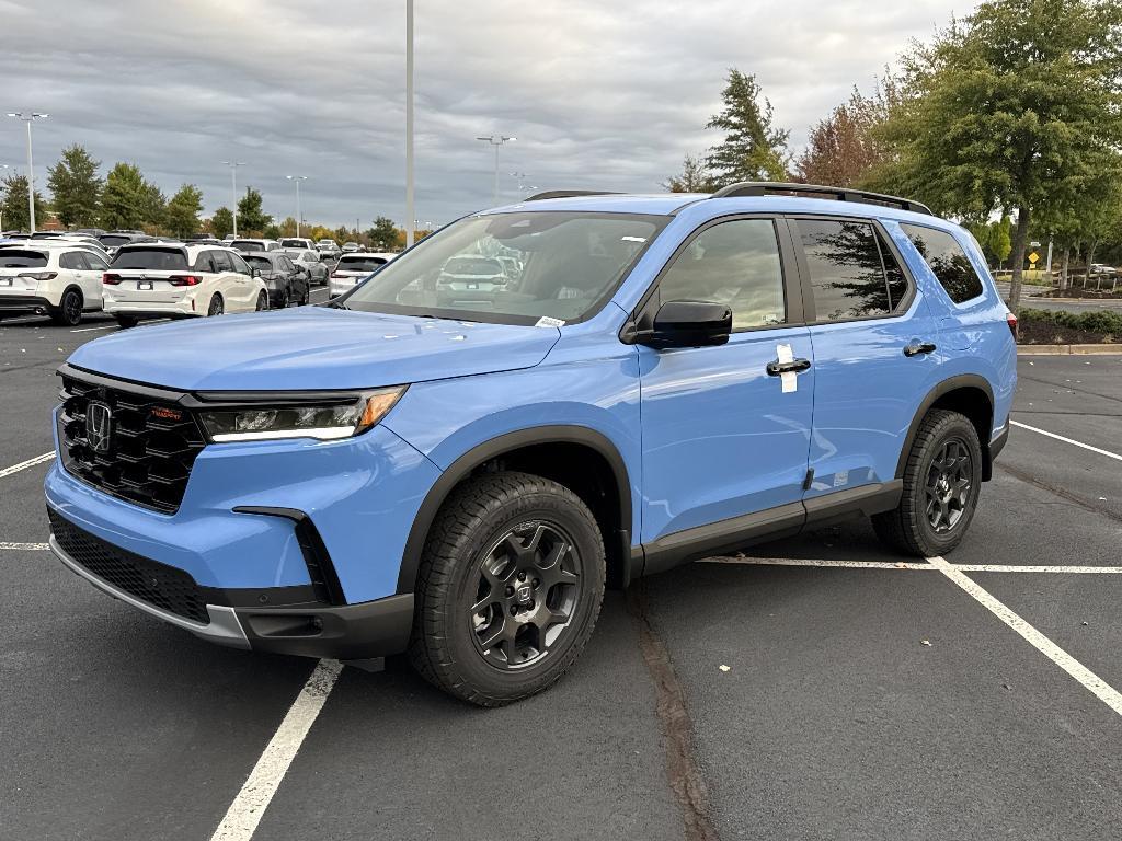 new 2025 Honda Pilot car, priced at $48,346
