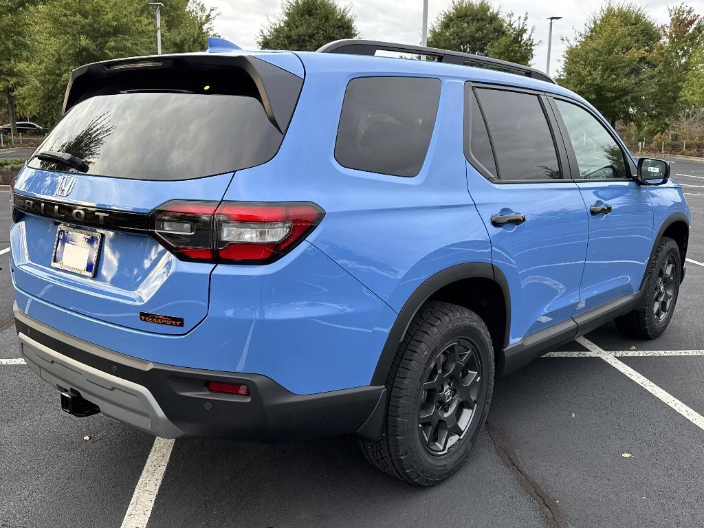 new 2025 Honda Pilot car, priced at $48,346