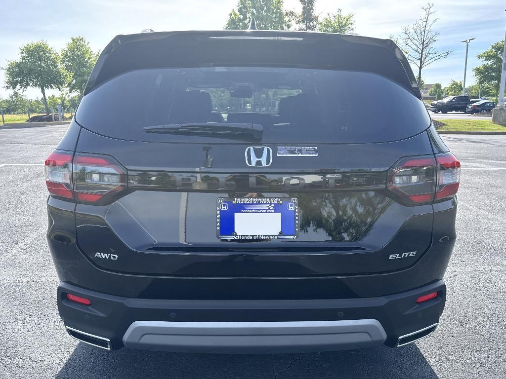 new 2025 Honda Pilot car, priced at $55,260