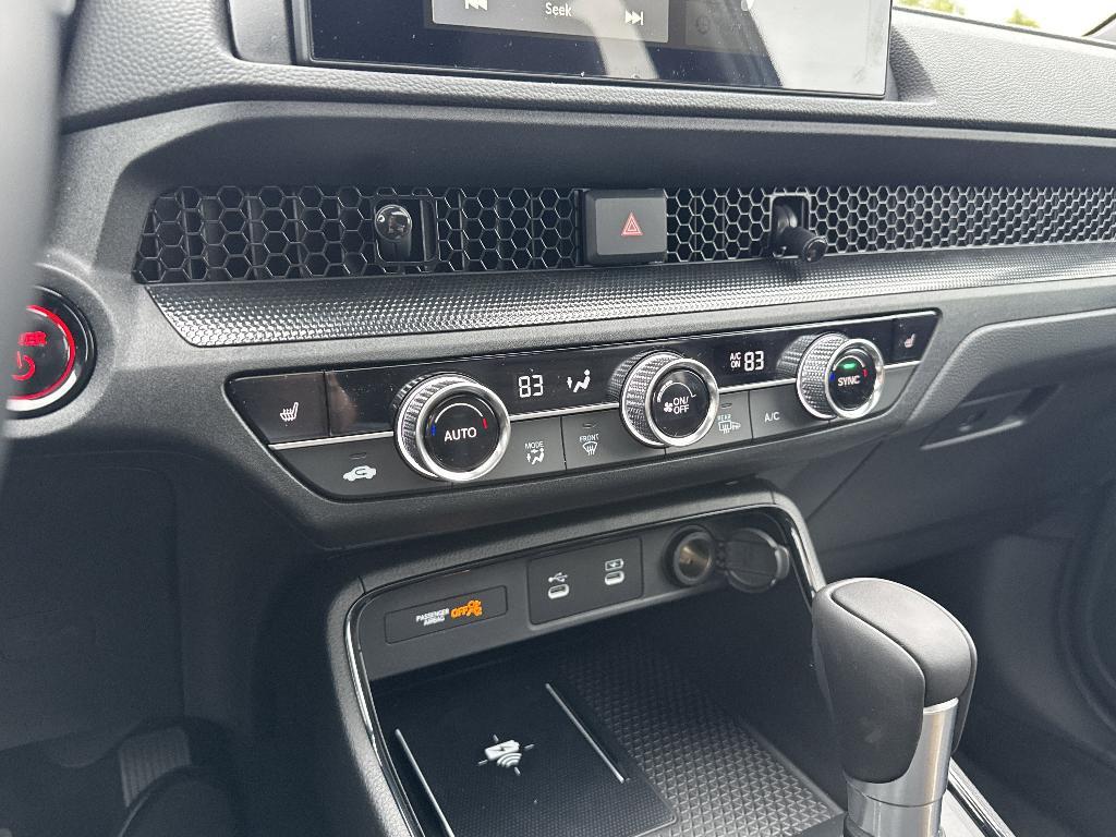 new 2026 Honda CR-V Hybrid car, priced at $39,804