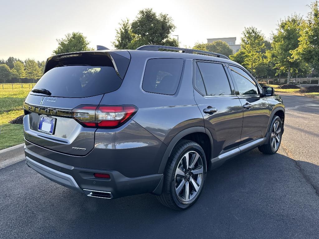 new 2025 Honda Pilot car, priced at $46,018