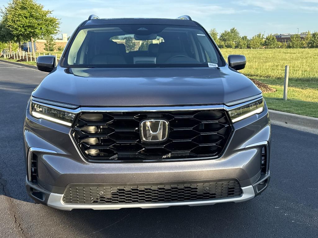 new 2025 Honda Pilot car, priced at $46,018