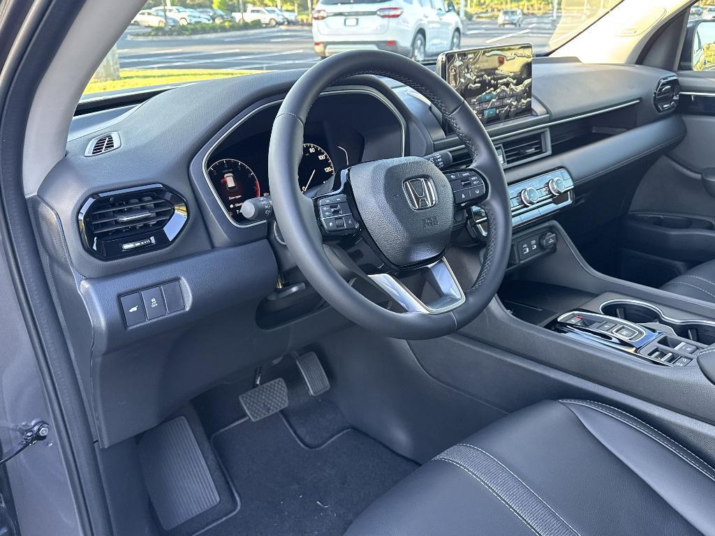 new 2025 Honda Pilot car, priced at $46,018