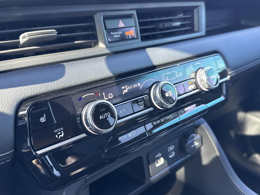 new 2025 Honda Pilot car, priced at $42,986