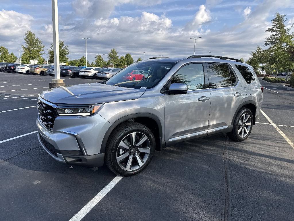 new 2025 Honda Pilot car, priced at $48,793