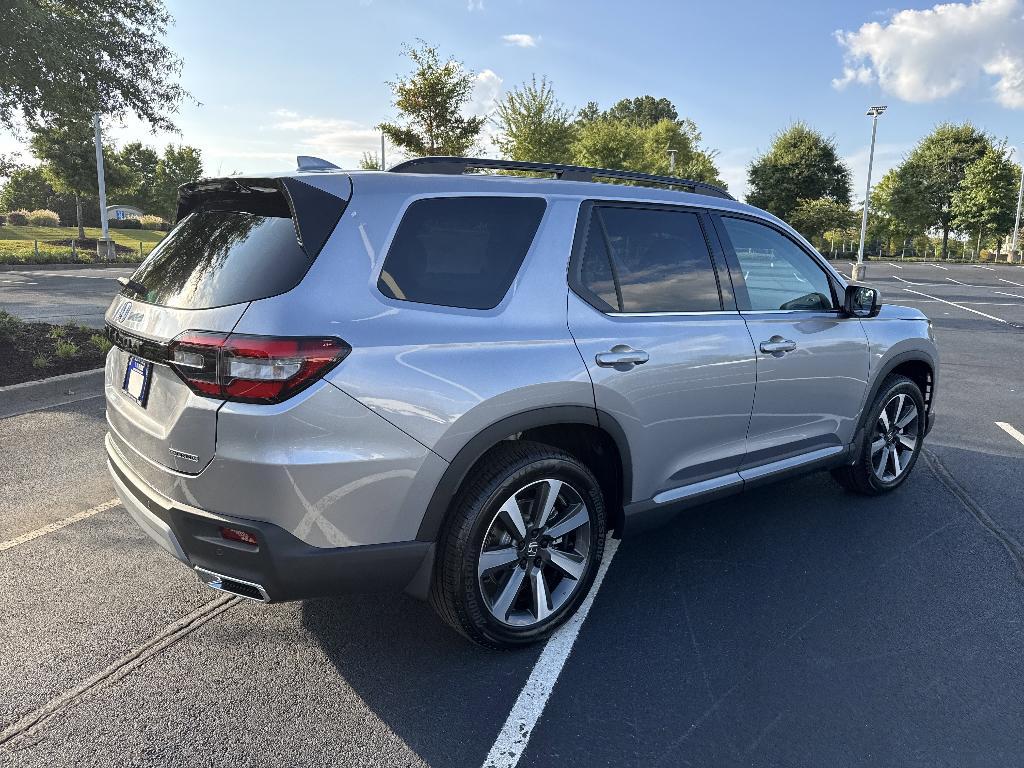 new 2025 Honda Pilot car, priced at $48,793