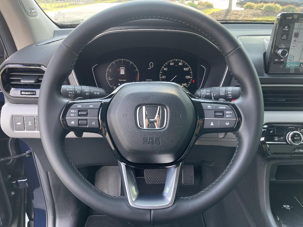 new 2025 Honda Pilot car, priced at $48,106