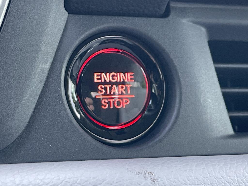 new 2025 Honda Pilot car, priced at $48,106