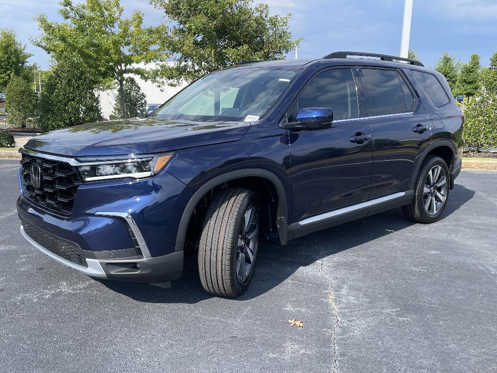 new 2025 Honda Pilot car, priced at $48,106