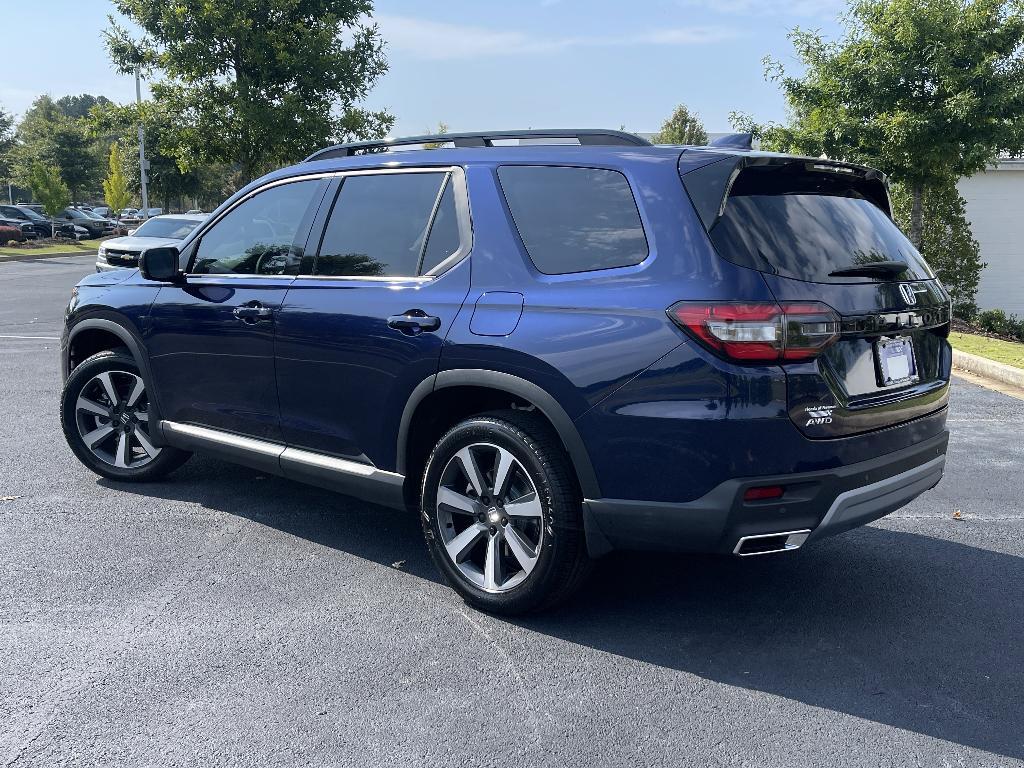 new 2025 Honda Pilot car, priced at $48,106