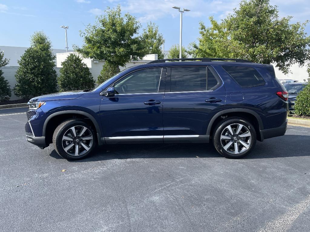 new 2025 Honda Pilot car, priced at $48,106