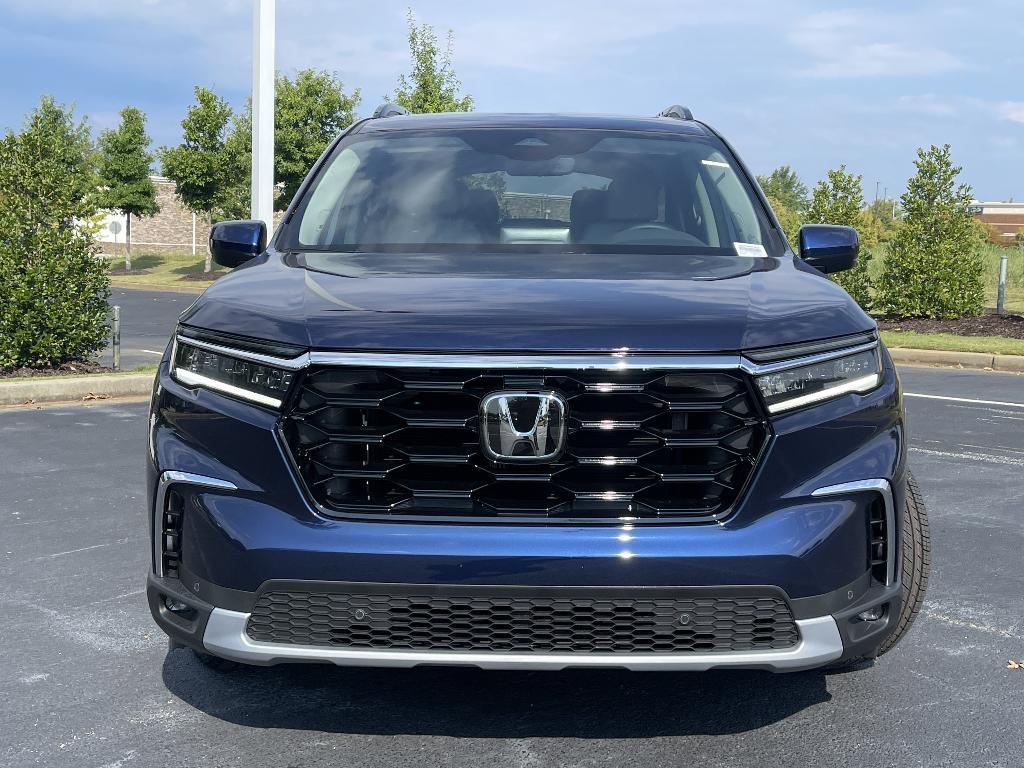 new 2025 Honda Pilot car, priced at $48,106