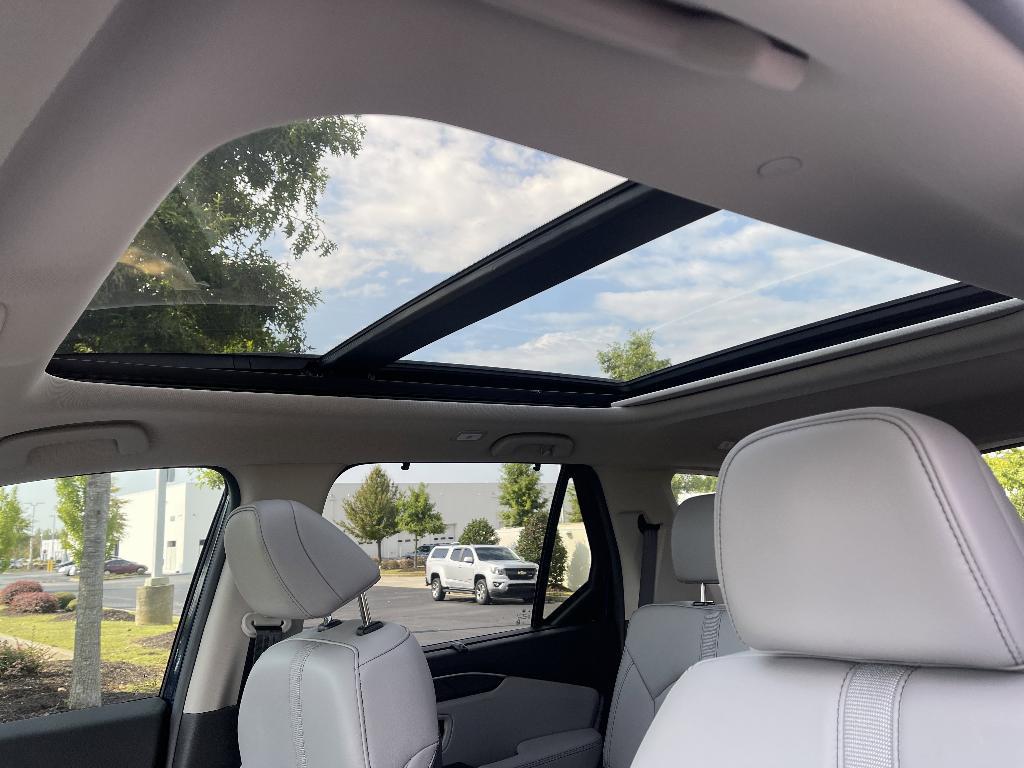 new 2025 Honda Pilot car, priced at $48,106