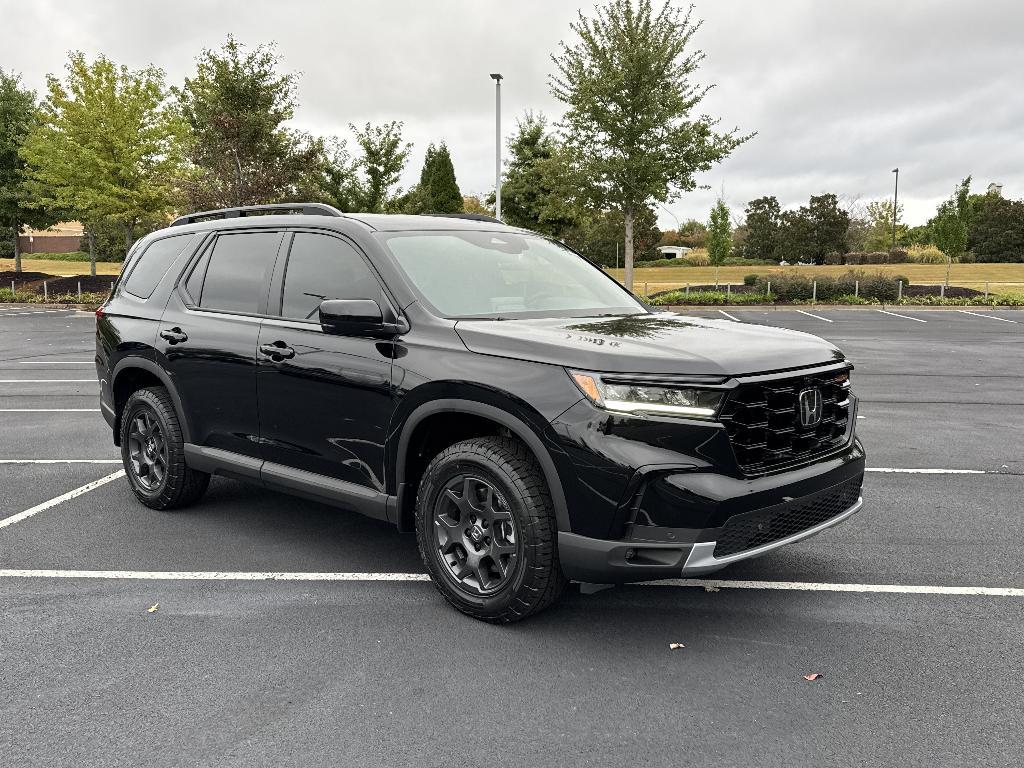 new 2025 Honda Pilot car, priced at $47,918