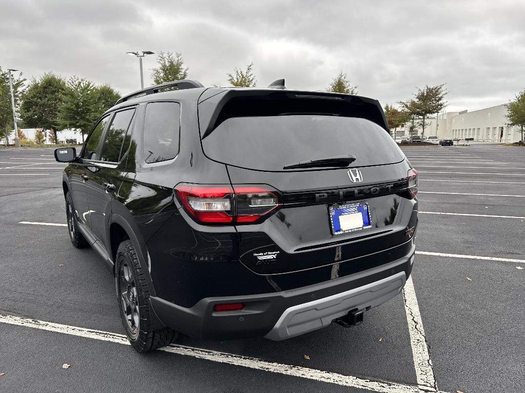 new 2025 Honda Pilot car, priced at $47,918