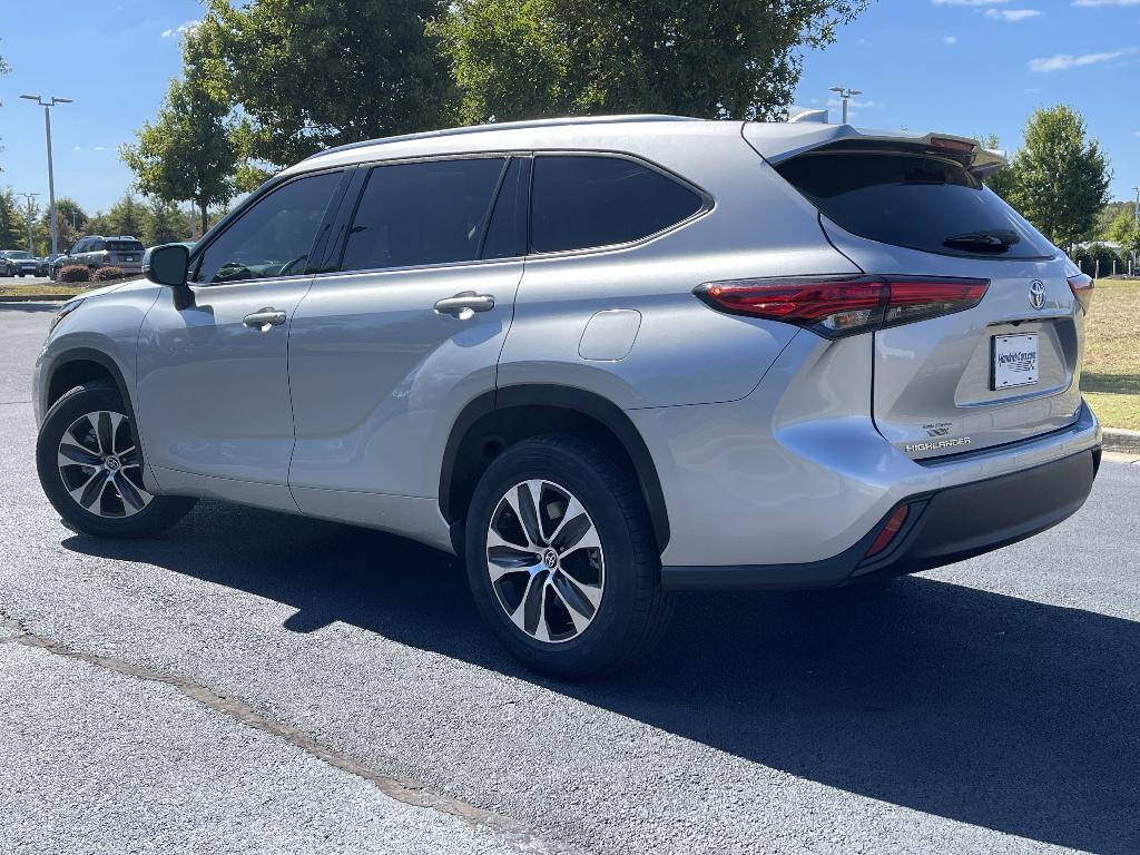 used 2021 Toyota Highlander car, priced at $29,534