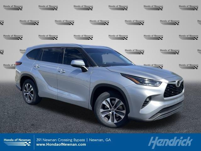 used 2021 Toyota Highlander car, priced at $29,534