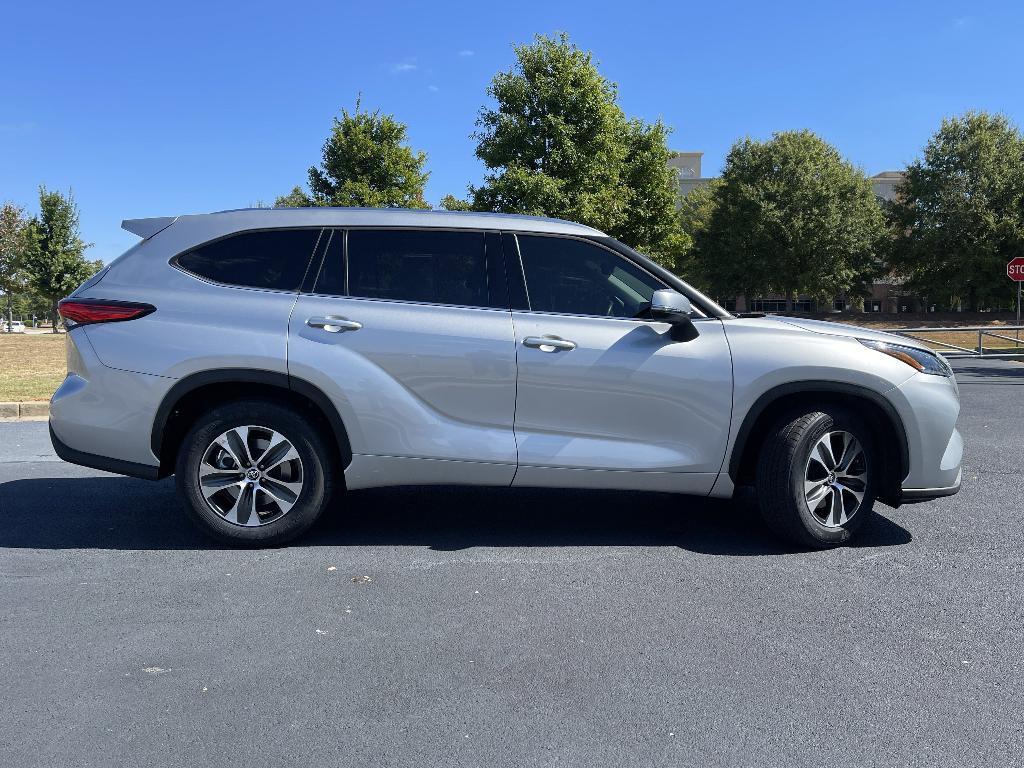 used 2021 Toyota Highlander car, priced at $29,534