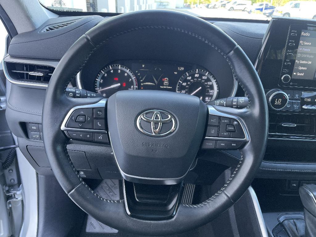 used 2021 Toyota Highlander car, priced at $29,534