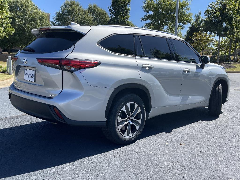 used 2021 Toyota Highlander car, priced at $29,534