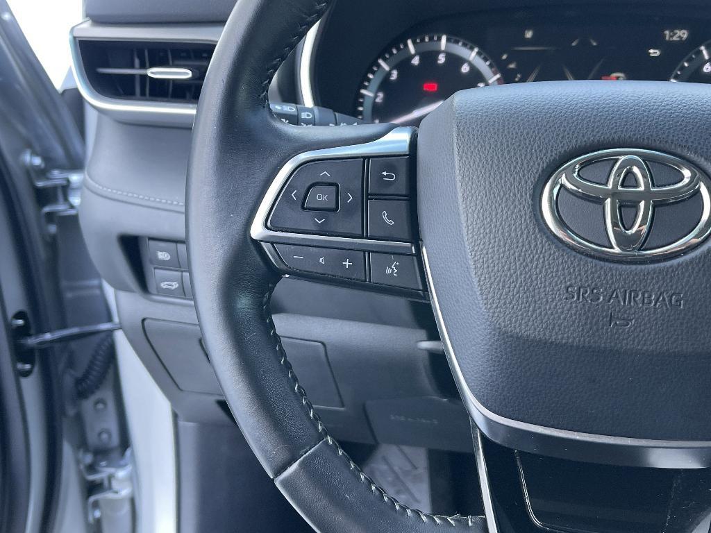 used 2021 Toyota Highlander car, priced at $29,534