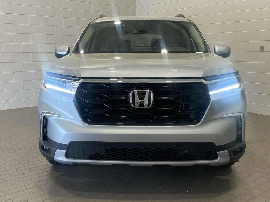 new 2025 Honda Pilot car, priced at $46,939