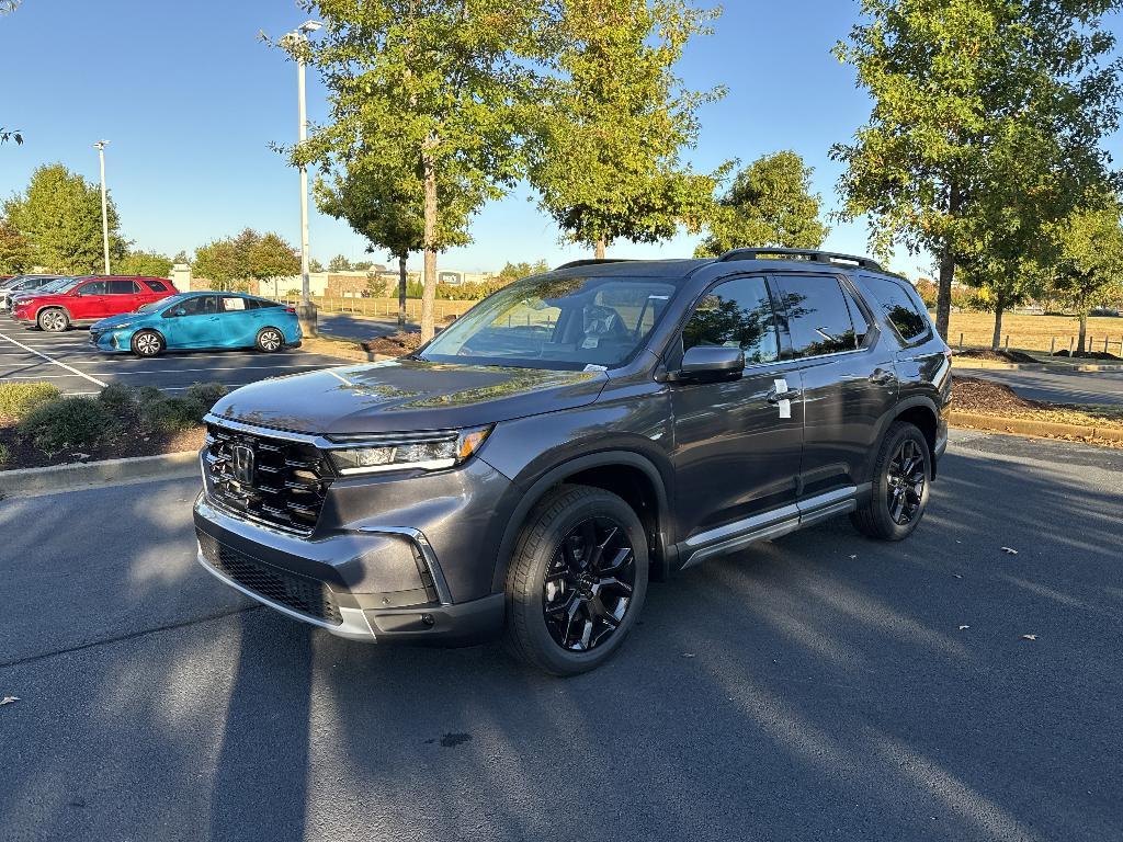 new 2025 Honda Pilot car, priced at $48,200