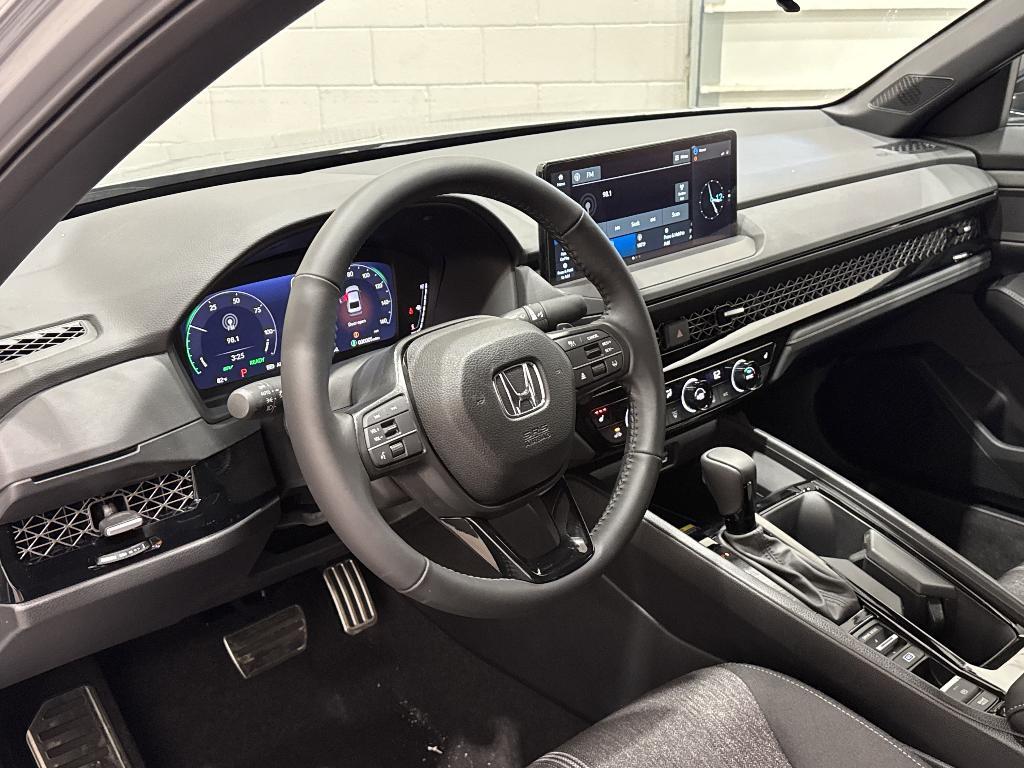 new 2025 Honda Accord Hybrid car, priced at $33,107