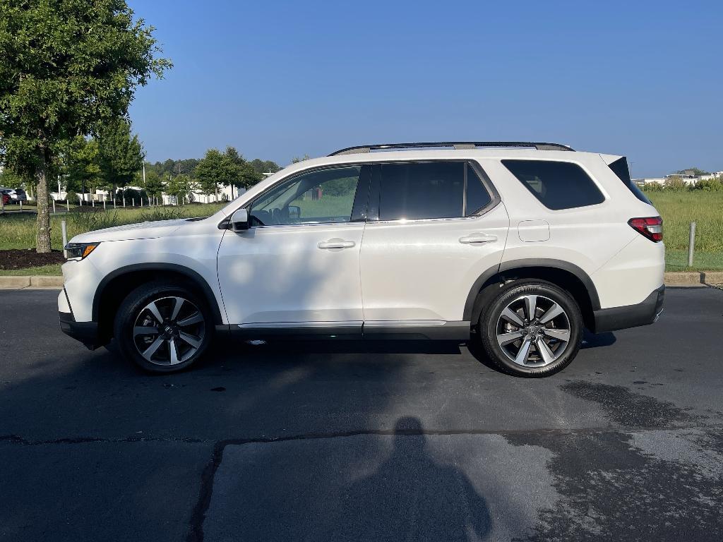 used 2025 Honda Pilot car, priced at $49,999