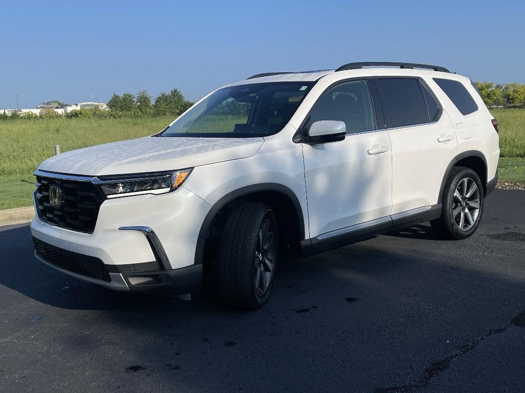 used 2025 Honda Pilot car, priced at $49,999