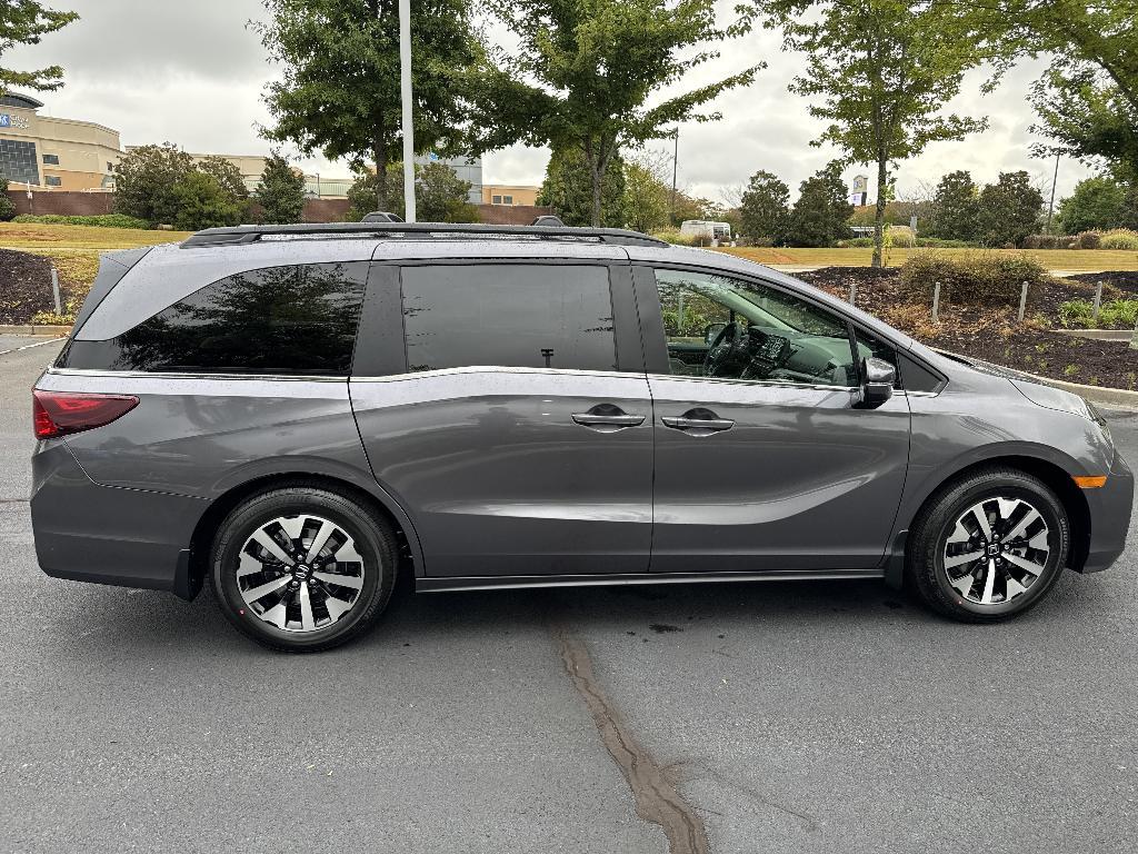 new 2026 Honda Odyssey car, priced at $43,090