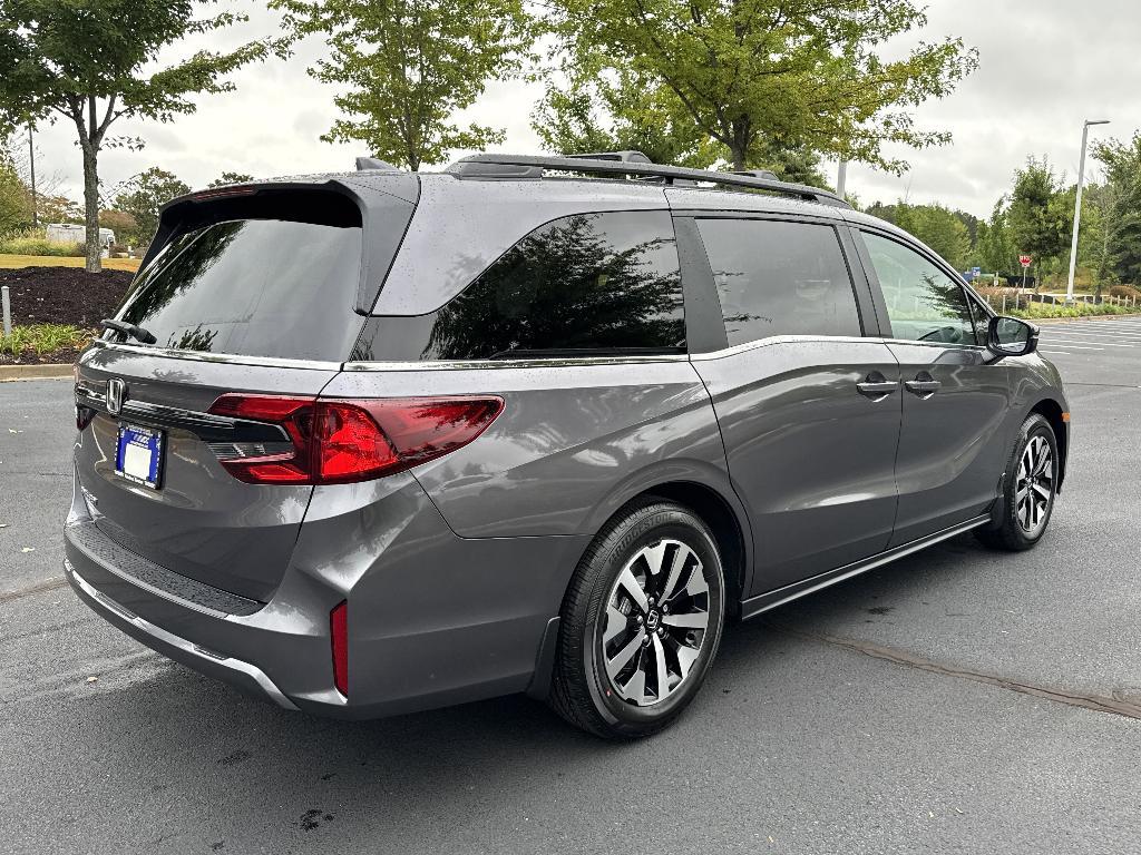new 2026 Honda Odyssey car, priced at $43,090